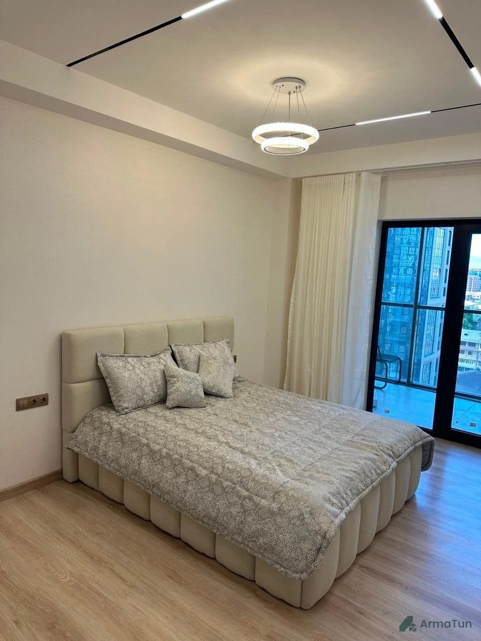 Շապիկի լուսանկար՝ Modern apartment for rent at Komitas 59 street