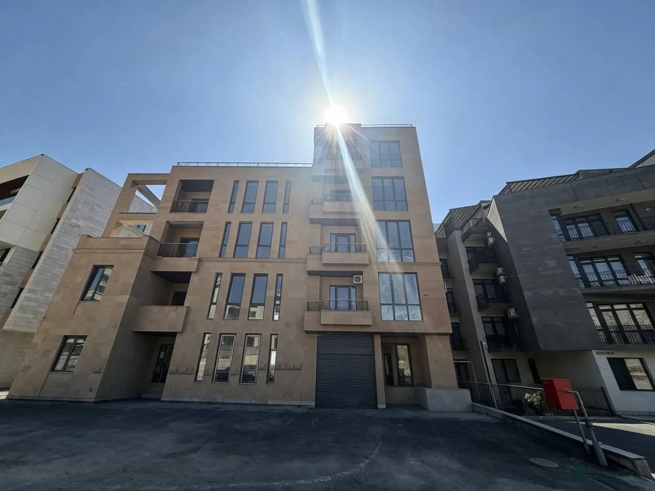 Շապիկի լուսանկար՝ Վաճառվում է 4 սենյականոց բնակարան Վերին Անտառայինում